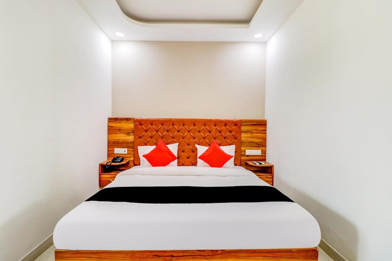 Capital O 80318 Hotel Sai Plaza Nuova Delhi Esterno foto